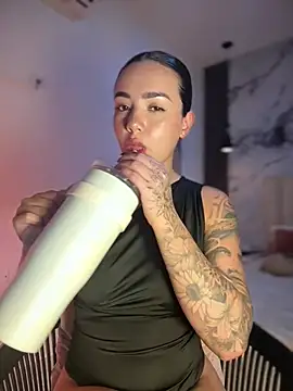 Pink Jazmin online show from 05-26-26, 03:04