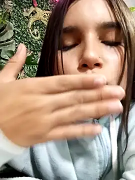 Snapshot of Pink_Jazmin chatting on 12-20-24, 03:47 Pink Jazmin online show from 12-20-24, 03:47