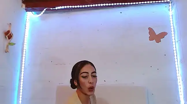 Snapshot of kendall-storm chatting on 03-20-25, 01:13 kendall-storm online show from 03-20-25, 01:13