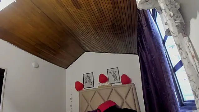 Snapshot of MonyCassius chatting on 02-18-26, 12:12 MonyCassius online show from 02-18-26, 12:12