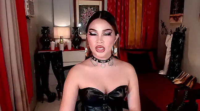 Snapshot of QueenOfDomina chatting on 03-07-25, 08:56 QueenOfDomina online show from 03-07-25, 08:56