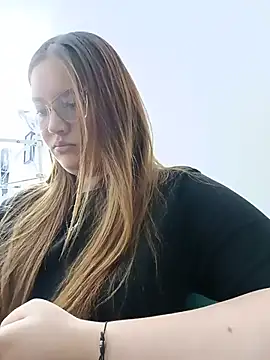 kendallclarkk03 online show from 08-05-26, 12:37