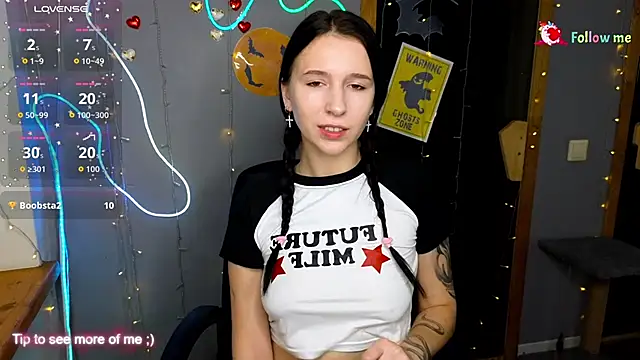 KarolinaBlacks online show from 10-19-25, 05:54