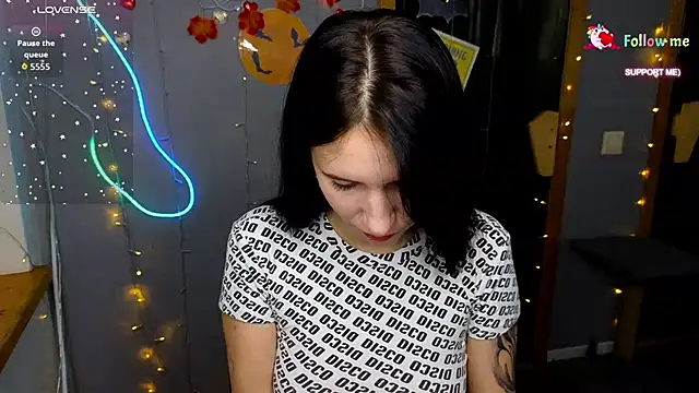 KarolinaBlacks online show from 10-23-25, 05:39