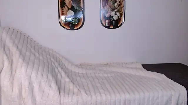 bellaa love  online show from 04-07-26, 12:12