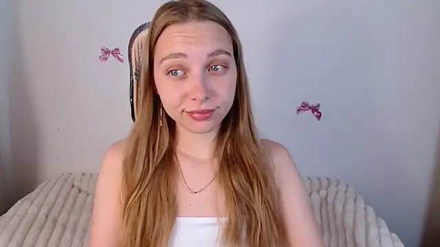 bellaa love  online show from 06-04-26, 12:15