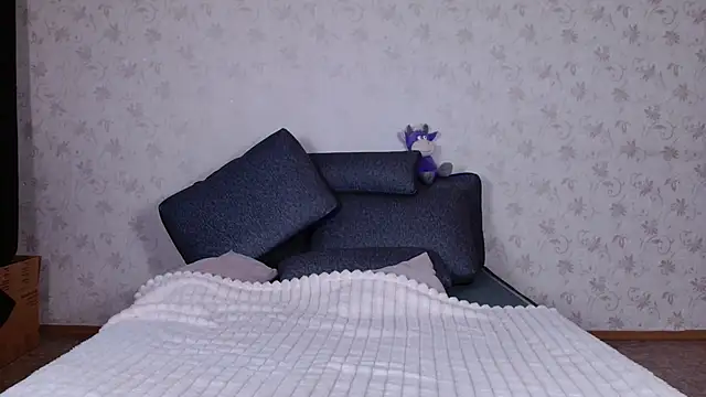 bellaa love  online show from 06-24-26, 12:20