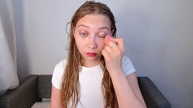bellaa love  online show from 06-30-26, 11:49