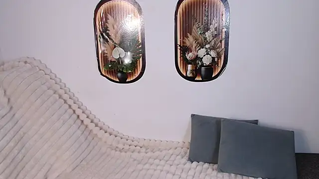 bellaa love  online show from 04-22-26, 12:06