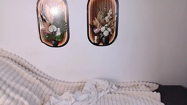 bellaa love  online show from 04-23-26, 12:17