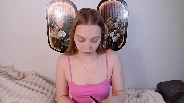bellaa love  online show from 05-14-26, 12:07