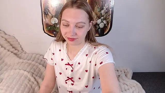 bellaa love  online show from 05-15-26, 12:19
