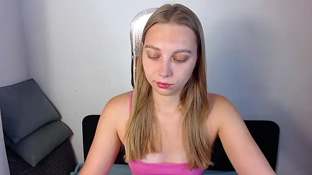 bellaa love  online show from 07-16-26, 12:18