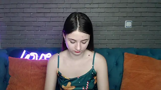 MilanaRoza online show from 12-14-25, 06:08