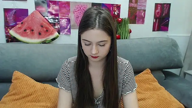 Snapshot of MilanaRoza chatting on 06-07-26, 05:01 MilanaRoza online show from 06-07-26, 05:01