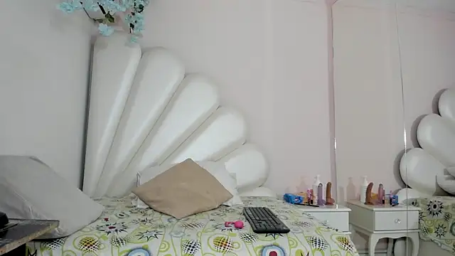 Ally Parkeer  online show from 01-09-25, 12:19