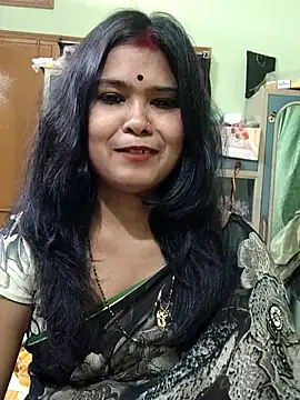 Snapshot of yoursweety09 chatting on 10-24-25, 01:43 yoursweety09 online show from 10-24-25, 01:43