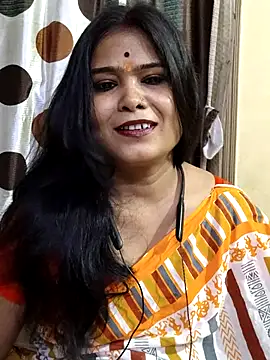 Snapshot of yoursweety09 chatting on 09-15-25, 08:15 yoursweety09 online show from 09-15-25, 08:15