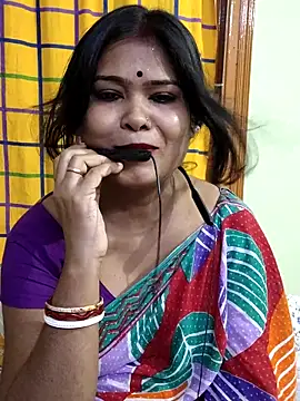 Snapshot of yoursweety09 chatting on 10-02-25, 02:04 yoursweety09 online show from 10-02-25, 02:04