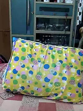 Snapshot of yoursweety09 chatting on 10-19-25, 02:09 yoursweety09 online show from 10-19-25, 02:09
