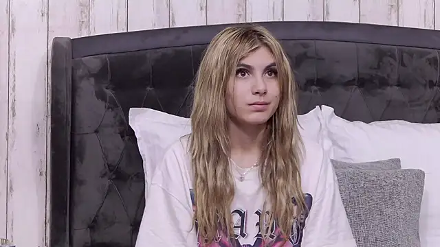 AnisiaConnor online show from 09-15-25, 10:15