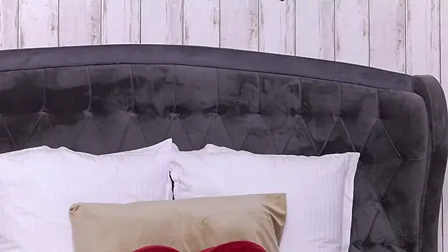 AnisiaConnor online show from 11-30-25, 07:03