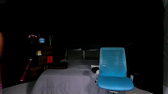 NinaRiveraXO online show from 09-12-25, 01:28