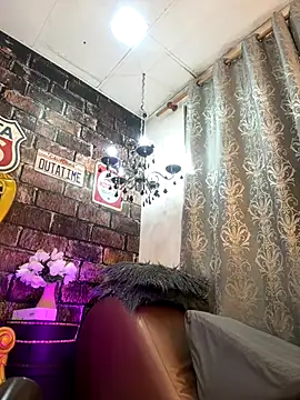 SashaDurante online show from 12-19-25, 12:07