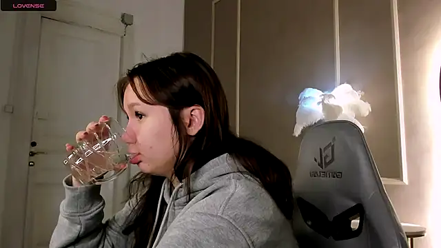 Alisia Mars online show from 09-18-25, 05:32