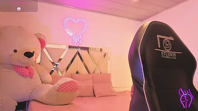 Laylafoxy tay online show from 12-21-25, 03:08