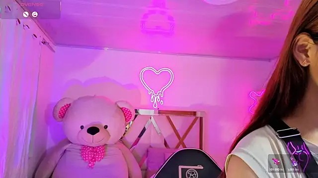 Snapshot of Laylafoxy_tay chatting on 09-15-25, 04:02 Laylafoxy tay online show from 09-15-25, 04:02