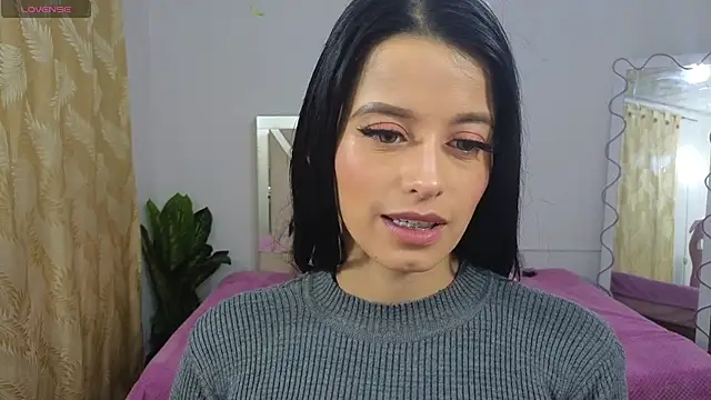 Snapshot of Laylafoxy_tay chatting on 03-21-25, 03:22 Laylafoxy tay online show from 03-21-25, 03:22