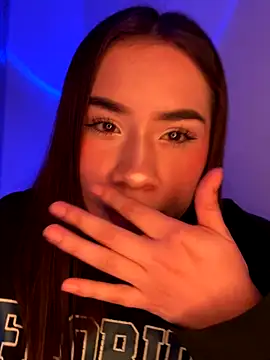 Im Valen Cute online show from 10-25-25, 04:22