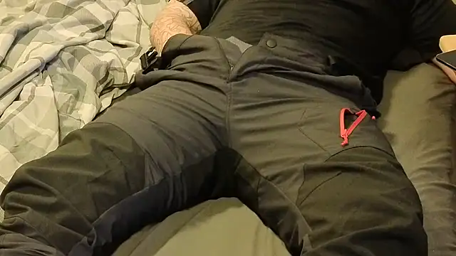 Snapshot of Dan8736 chatting on 03-08-26, 01:14 Dan8736 online show from 03-08-26, 01:14