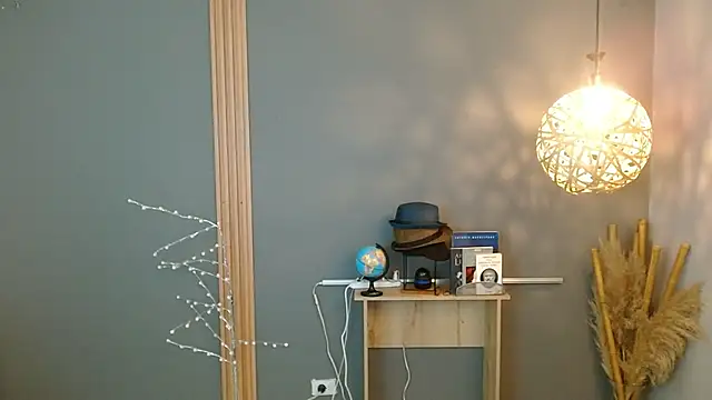 Reiko 85  online show from 02-13-26, 02:28