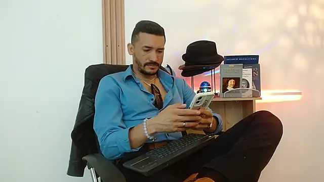 Reiko 85  online show from 11-27-25, 02:50