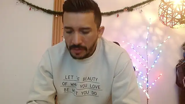 Reiko 85  online show from 12-20-25, 01:03