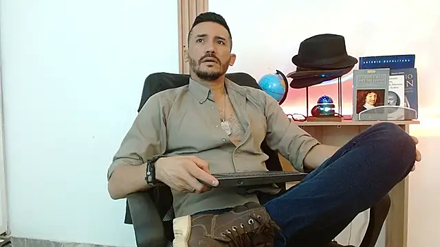 Reiko 85  online show from 11-25-25, 02:39