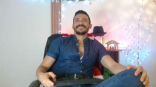 Reiko 85  online show from 12-19-25, 02:52