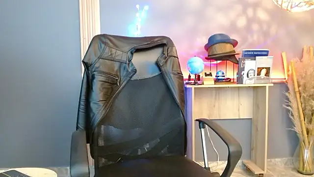 Reiko 85  online show from 03-20-26, 02:40