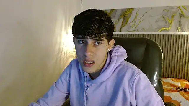 Dyla n18 online show from 12-14-25, 06:35