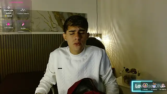 Dyla n18 online show from 10-31-25, 09:22