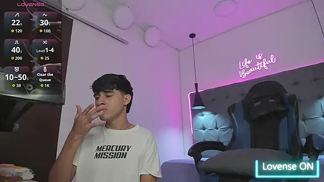 Dyla n18 online show from 03-31-26, 07:05