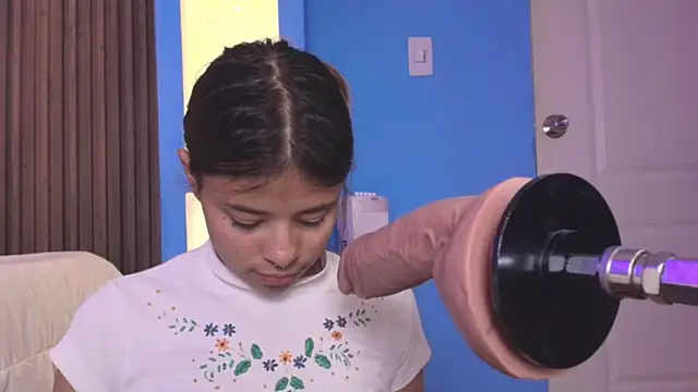 Snapshot of Antonella_Torres2 chatting on 06-25-26, 03:37 Antonella Torres2 online show from 06-25-26, 03:37