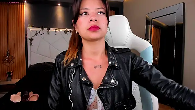 Snapshot of Antonella_Torres2 chatting on 02-17-25, 03:25 Antonella Torres2 online show from 02-17-25, 03:25