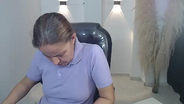 Milf karlye online show from 12-22-25, 02:33