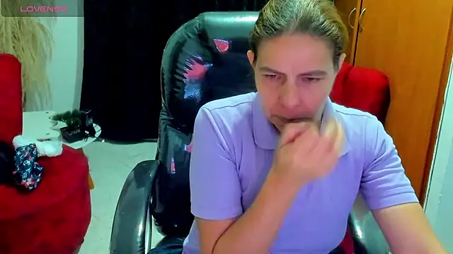 Milf karlye online show from 11-26-25, 02:00