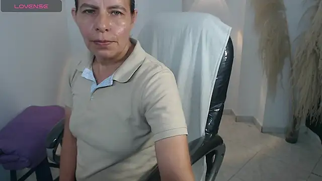 Milf karlye online show from 12-01-25, 03:07