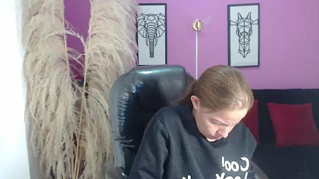 Milf karlye online show from 09-10-25, 02:21