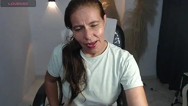 Milf karlye online show from 01-12-26, 05:47